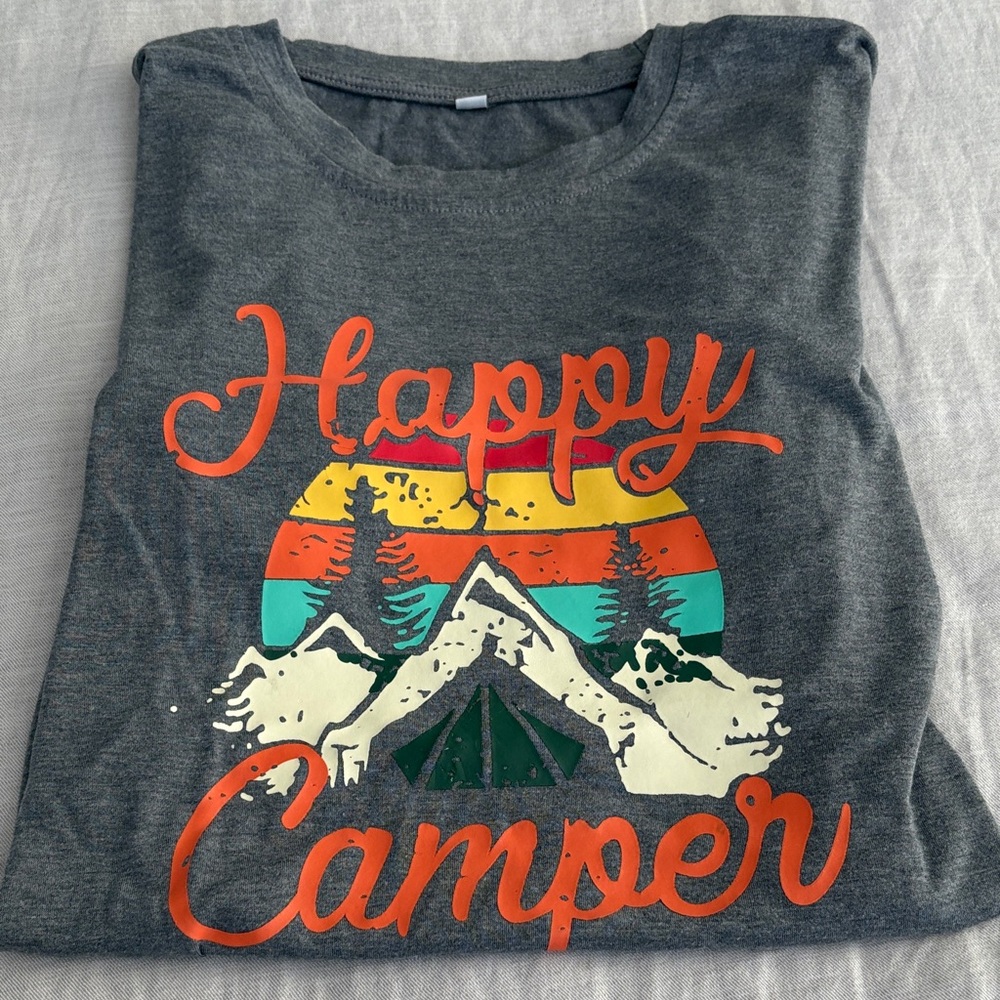 Gray 'Happy Camper' Graphic T-Shirt